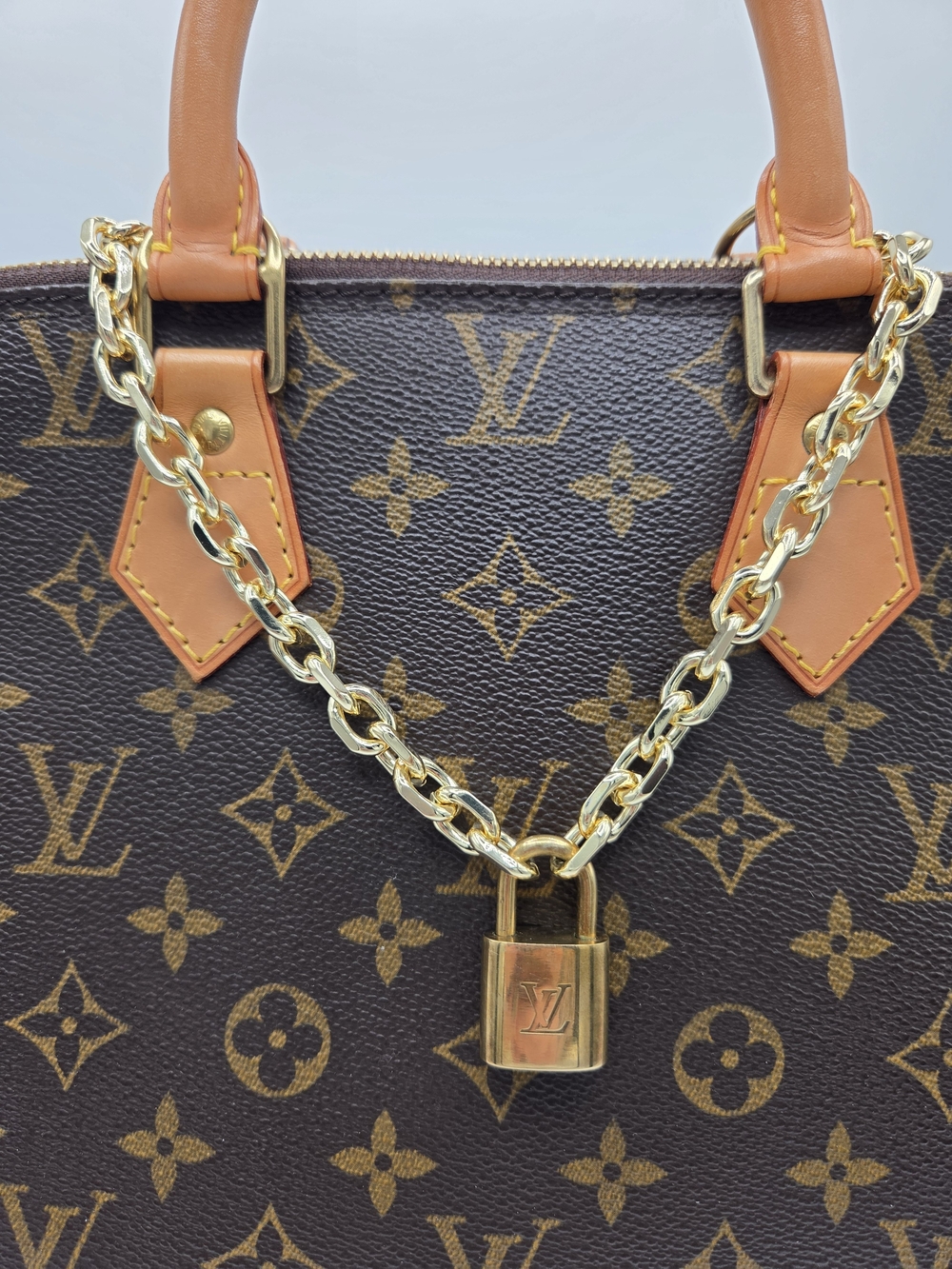 Authentic Louis Vuitton Lock Chunky Chain Statement Necklace 313 Series